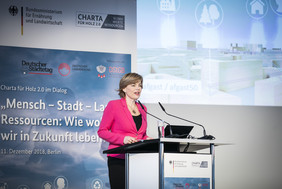 Charta für Holz 2.0 im Dialog - Eröffnung durch Bundesministerin Julia Klöckner, Quelle: BMEL/photothek.net